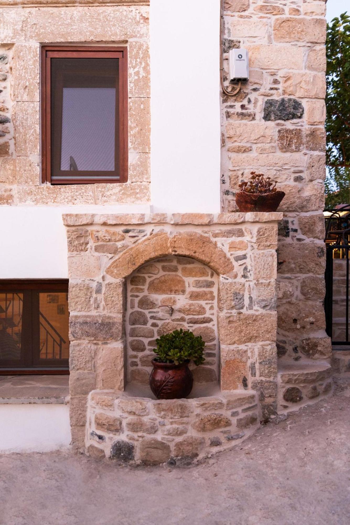 Stone House Elefteria Near Matala Beach Petrokefálion Exteriör bild